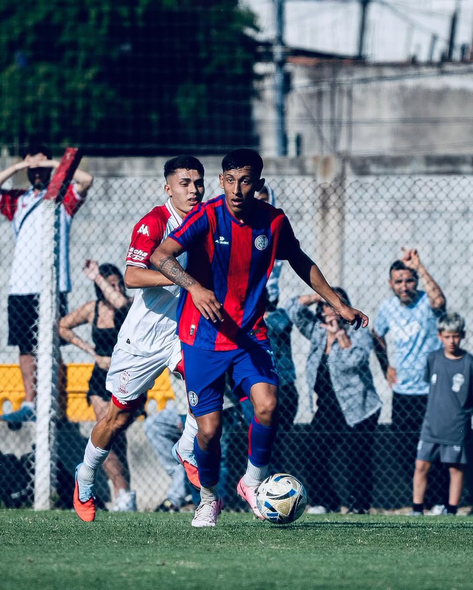 🚨🔵🔴 SORPRESA EN LA LISTA PARA JUGAR EN EL MONUMENTAL.

✅ ROMAN BAIGORRIA se mete en la lista de concentrados de #SanLorenzo para el clásico ante River.

👉 Es categoría 2007, volante ofensivo, zurdo, está en el club desde 2020 y debutó en la Reserva en septiembre de 2025.

🔝