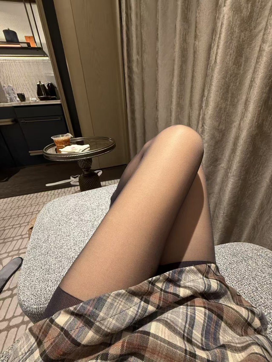 domalmost's tweet photo. 穿裙子的季节来啦～ https://t.co/MhiZPdOAL6