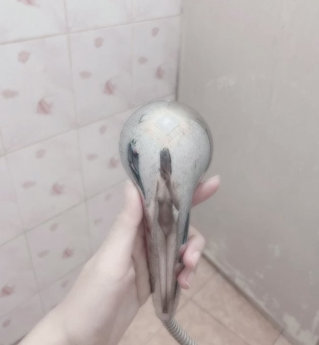 一边洗澡一边玩X是种什么感受，我算是体会到了...... https://t.co/79wCCSPoq6