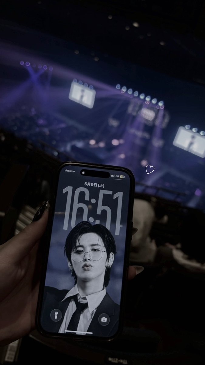사라 tweet media