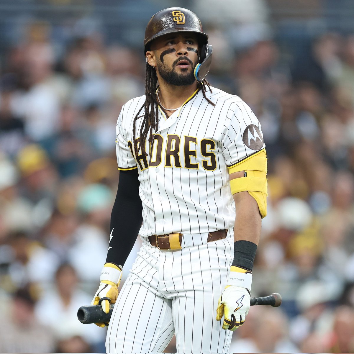 DiamondsInsider's tweet photo. 📊 Fernando Tatis Jr esta temporada:

.248 AVG
.299 SLG
.617 OPS

Lleva 0 jonrones en 137 turnos al bate, una de las rachas negativas más notables en lo que va de temporada MLB. https://t.co/ZYBBExNSTf