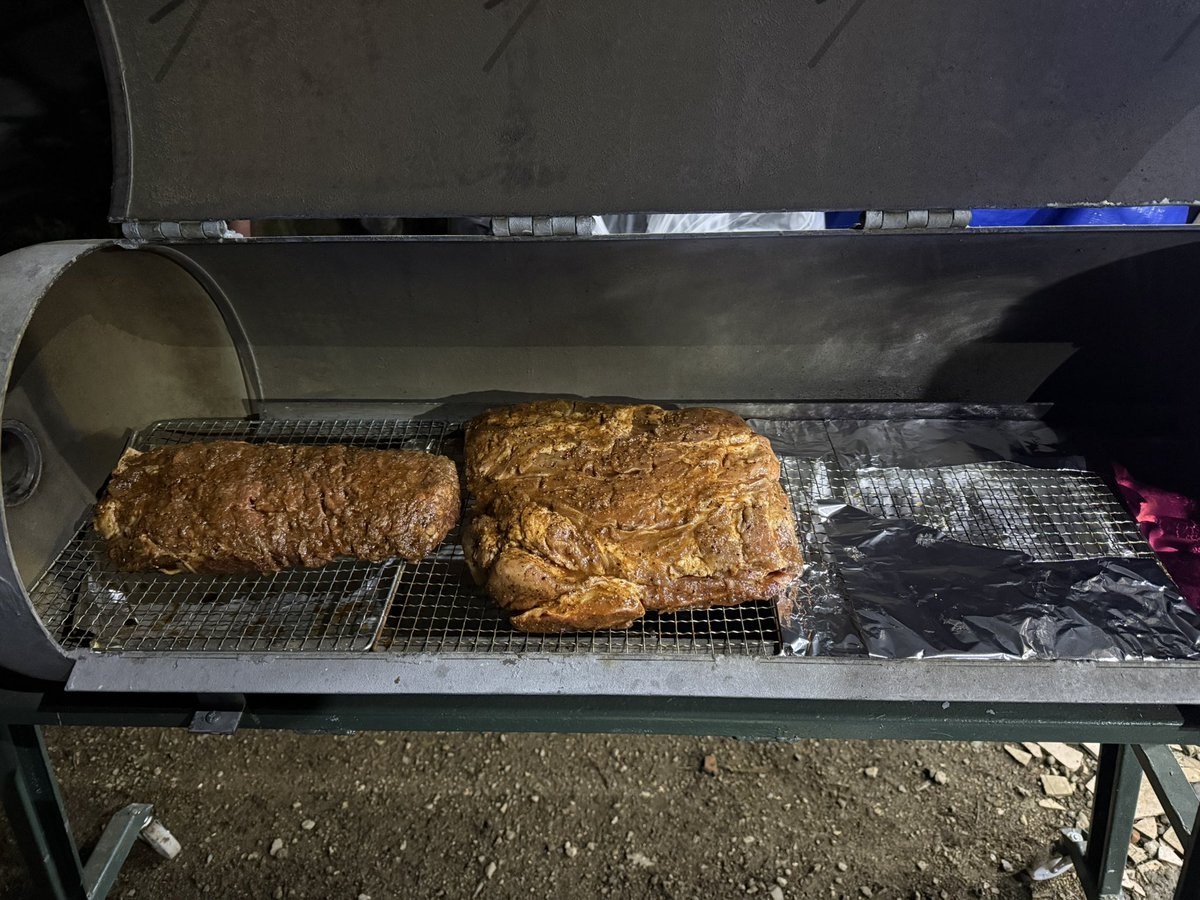 Bears Smoke House tweet media