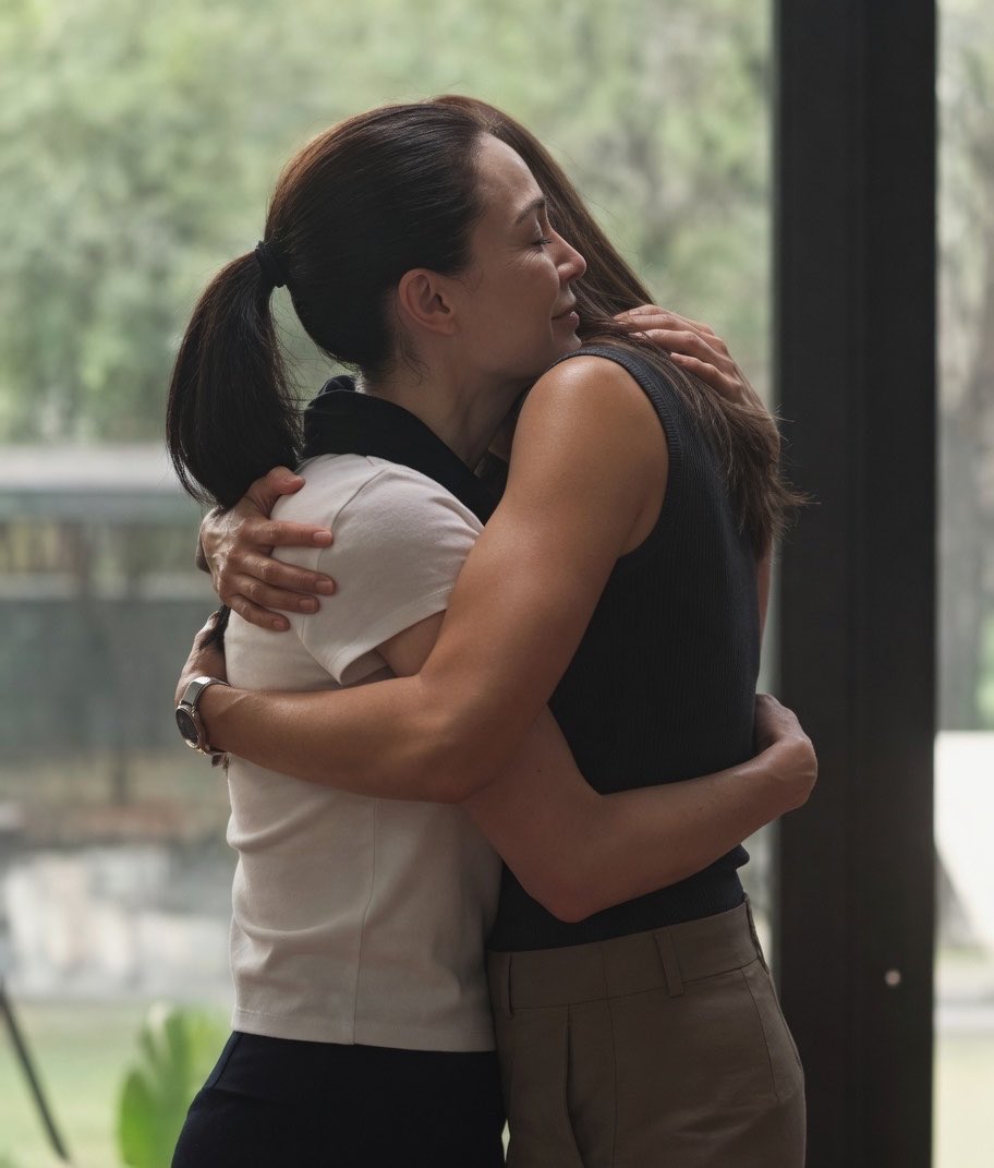 Can we pause for a moment to appreciate Yarinda’s arms? 🫣💪🏼

SECRETS NEVER DIE
#BrokenOfLoveEP7