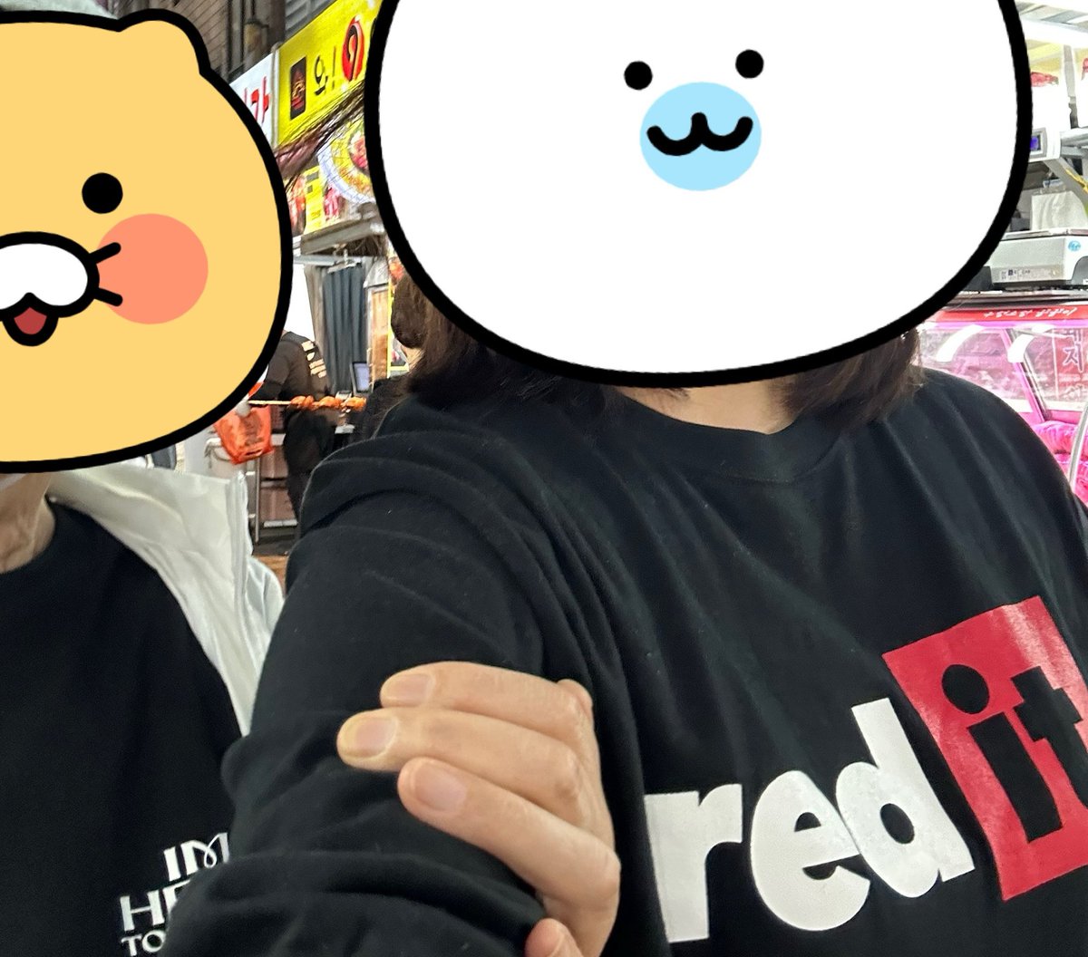 KR_10feet's tweet photo. 今日はお母さんがイム・ヨンウングのTシャツを着ていたんだけど、KRは何を着たの?と言って見せたら
お姉さん: 我が国のサッカー代表応援チームと似た名前だね、reditって何?
私: 酒場
お姉さん: ??????
#redit https://t.co/5Zavmi3Y6n