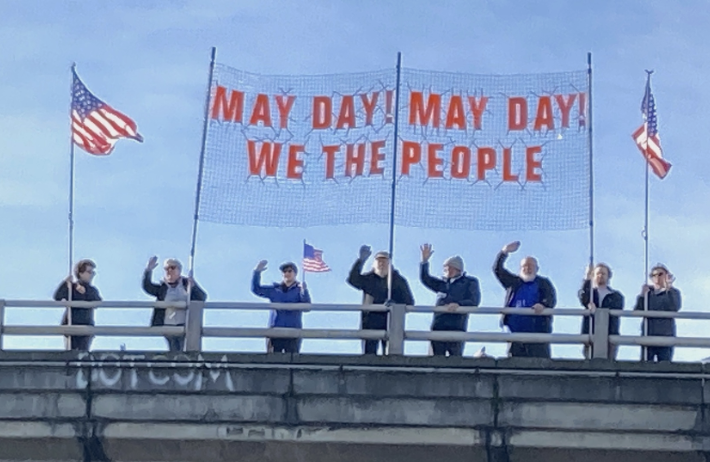 backboneprog's tweet photo. Recent bannerings for Team Kirkland include May Day and protesting the Sabey Corp and their support of ICE. #iceout Way to go Kirkland banner brigade! https://t.co/C1fAV4oEh8