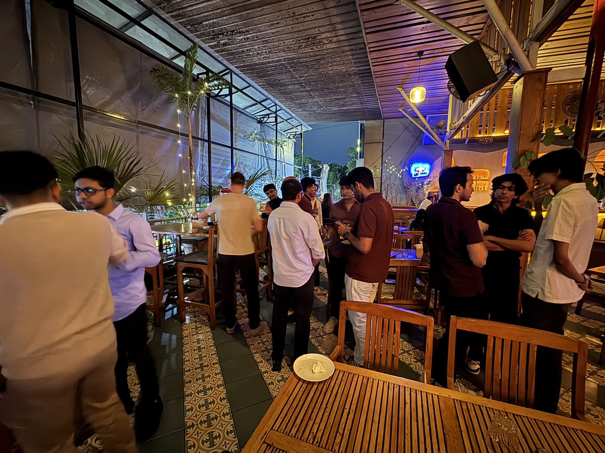 sidgraph's tweet photo. Annnddd its a house full 😄🥳

its soo fun to bring best researchers of blr together — conversations are sickk cool https://t.co/RLudnyy2HR