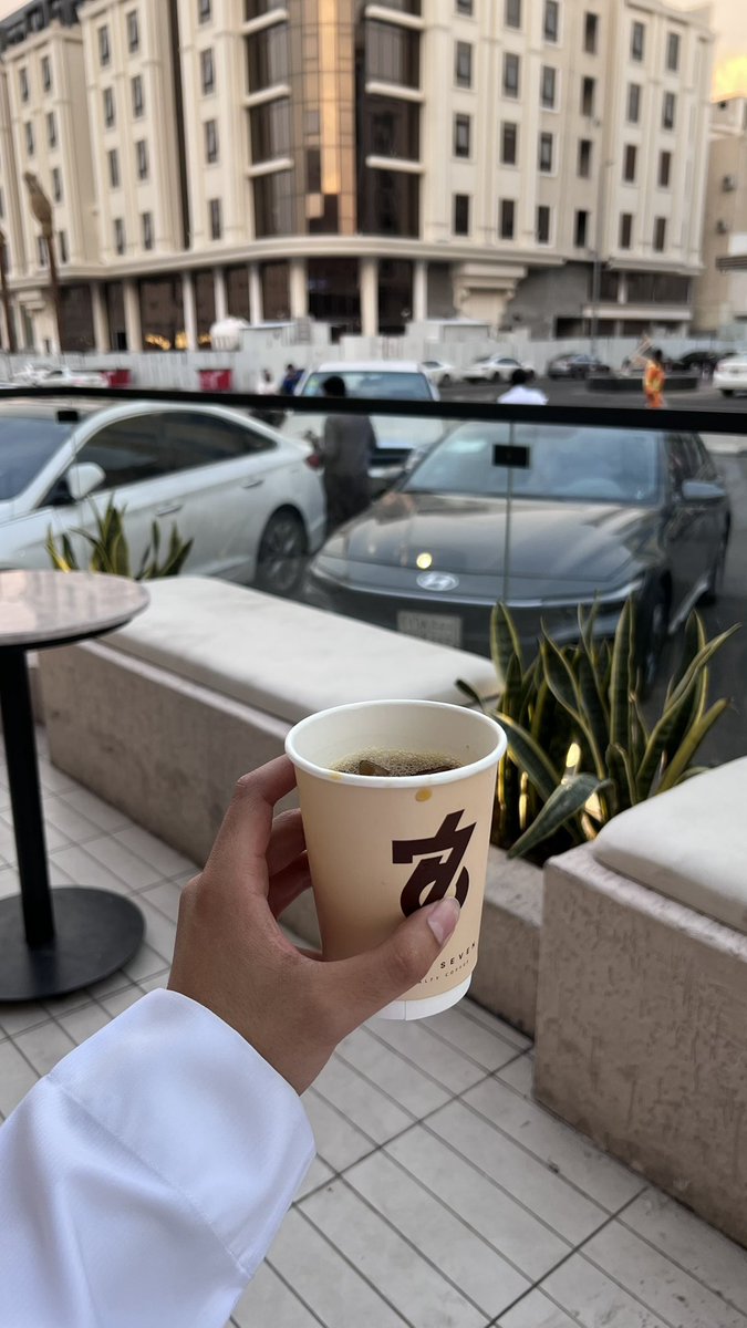 9iilc's tweet photo. طيفك يزاحم قهوتي وتفكيري🤍. https://t.co/vnHnCT5huJ
