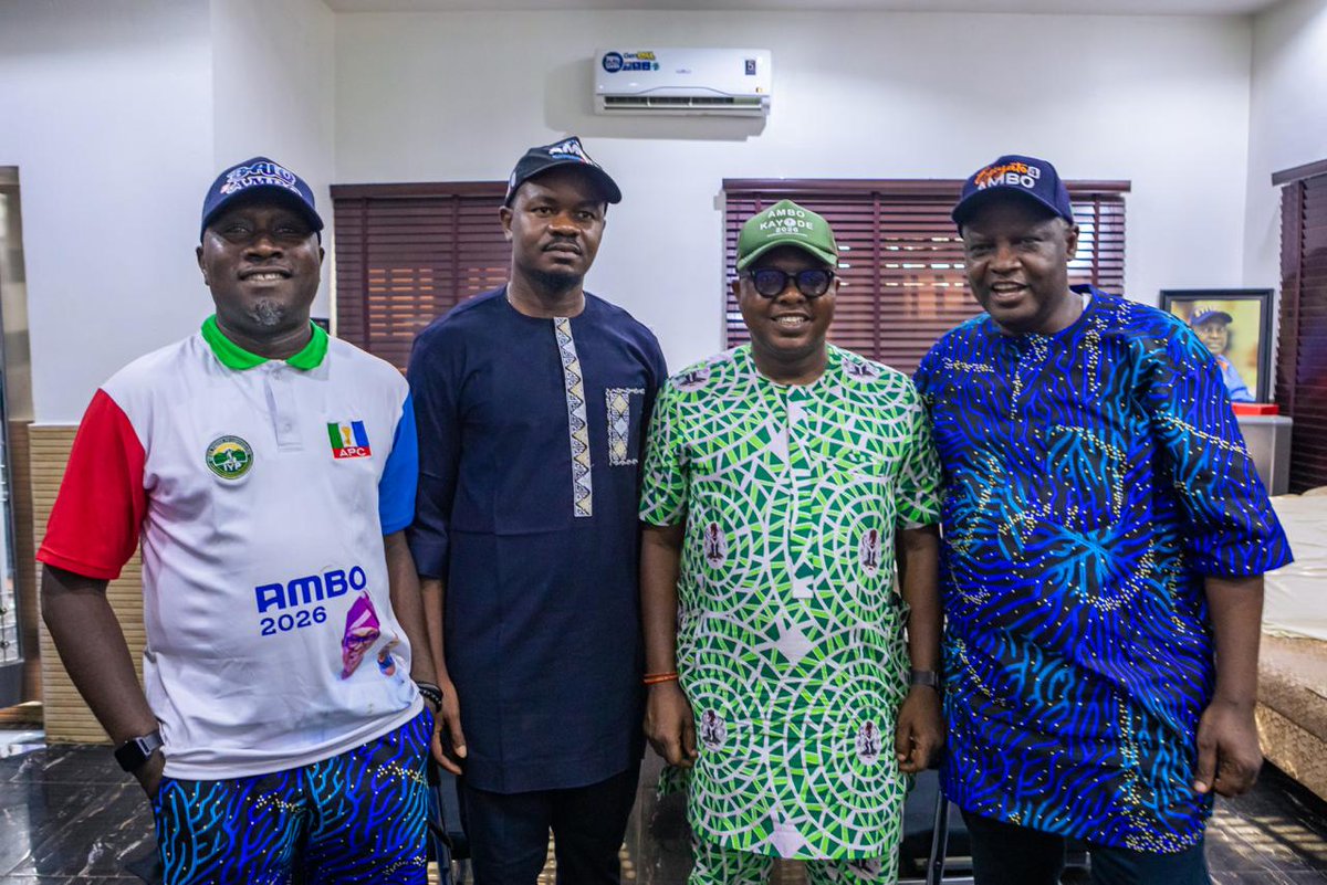 Ijesayoungpro26's tweet photo. PHOTO GALLERY: OFFICIAL LAUNCHING OF THE IJESA YOUNG PROGRESSIVES
#ambo
#osun
#ambokayode
#osungovernorshipelection @AareEngrAdereti
@FriendsOfAMBO https://t.co/oWHVUGTqOe