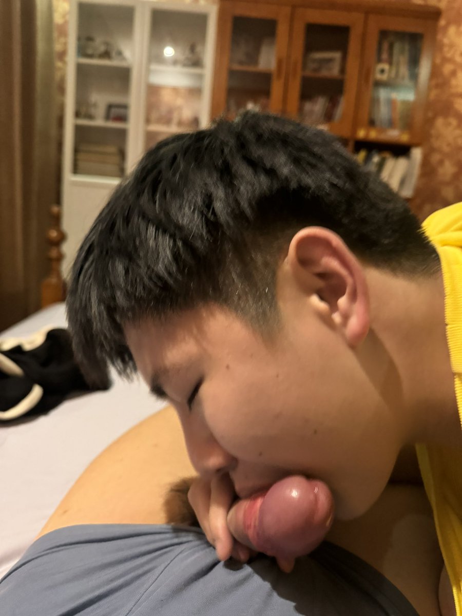 Mingllkkmm's tweet photo. 给我吃 https://t.co/ZHQkJu5grJ