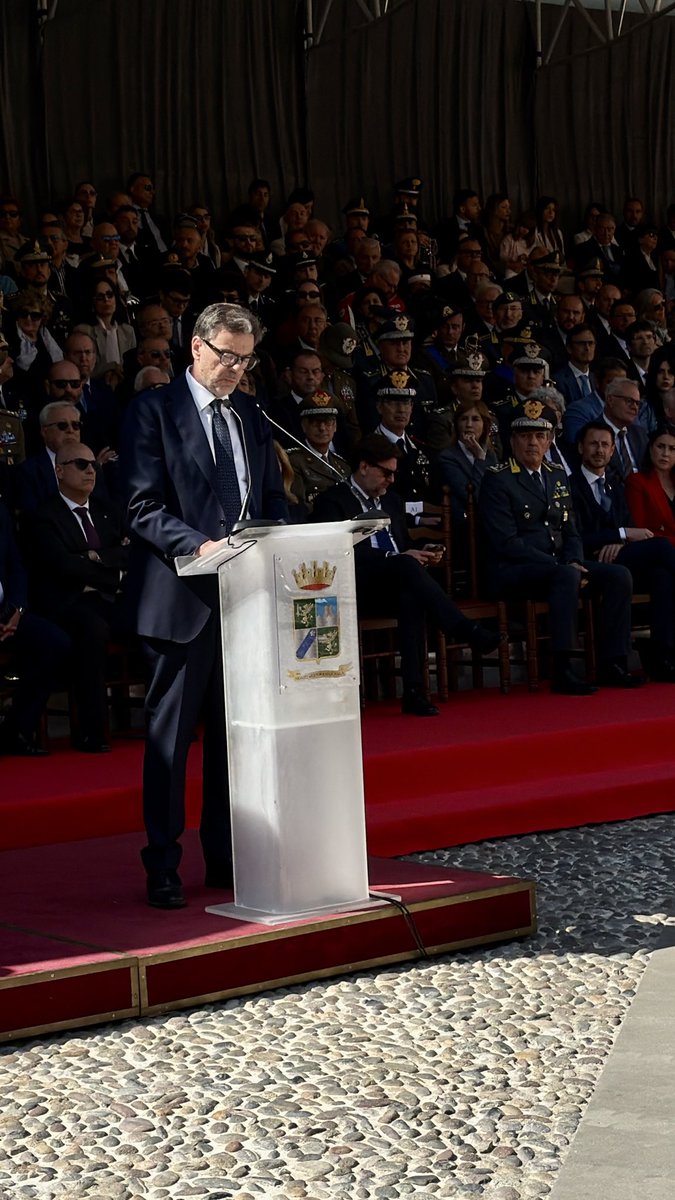 Guardia di Finanza tweet media