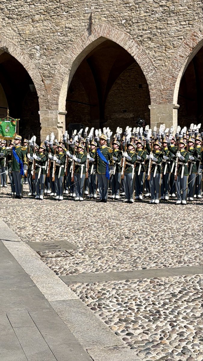 Guardia di Finanza tweet media