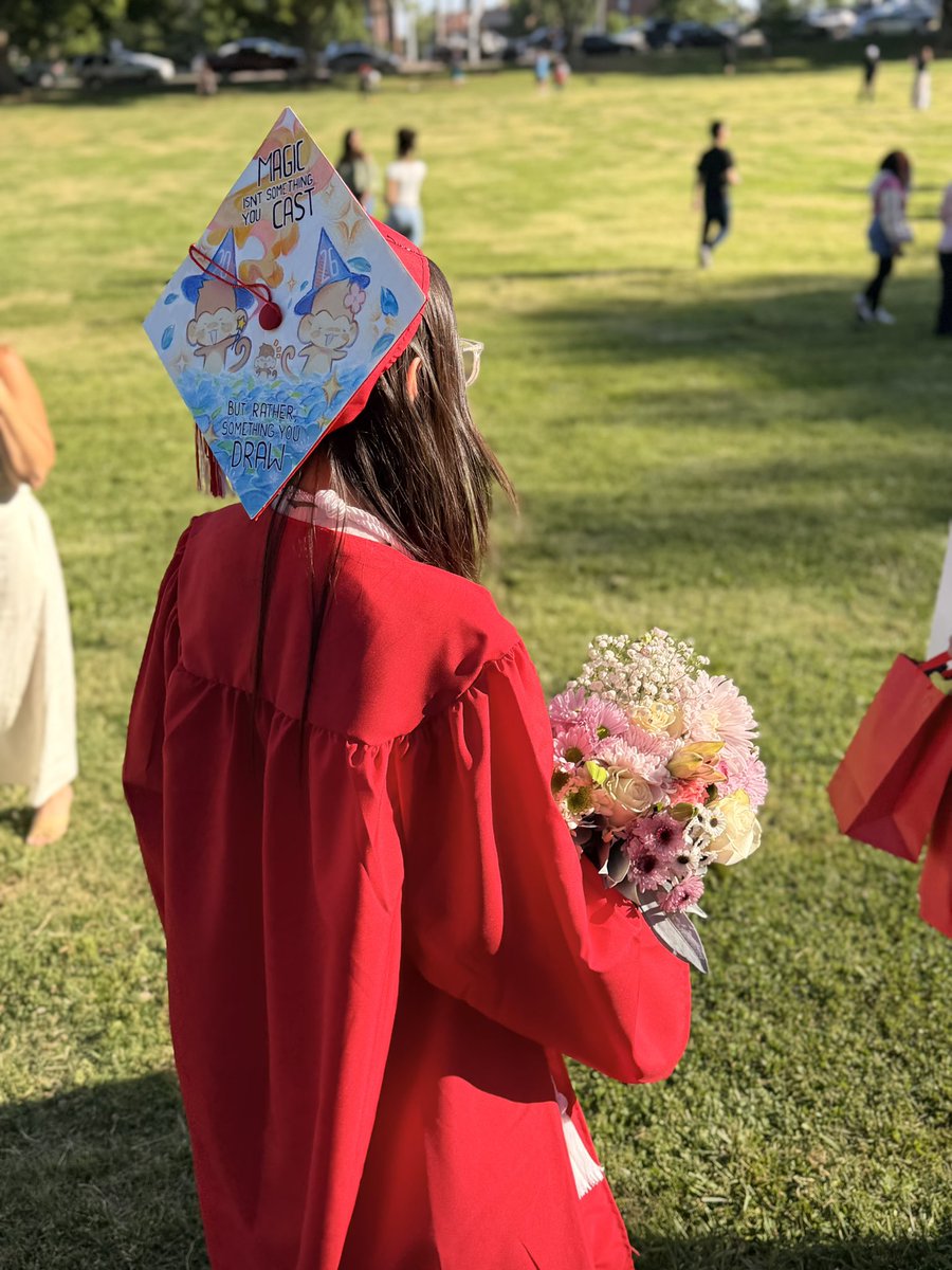 nhi GRADUATED with 🍎🍏 brainworms tweet media