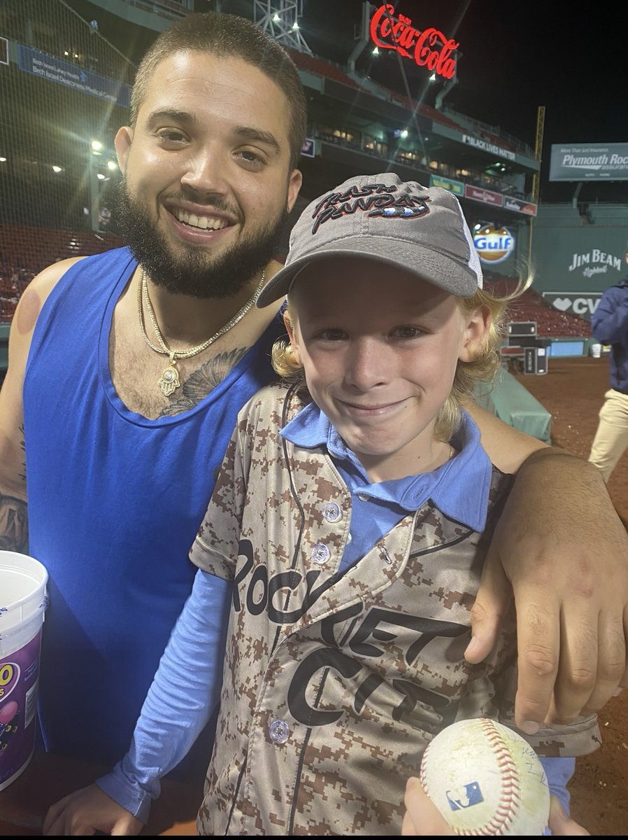 CarlCole3's tweet photo. @swillysports Small world. @WynnCole34 https://t.co/wYeXLjy9sV