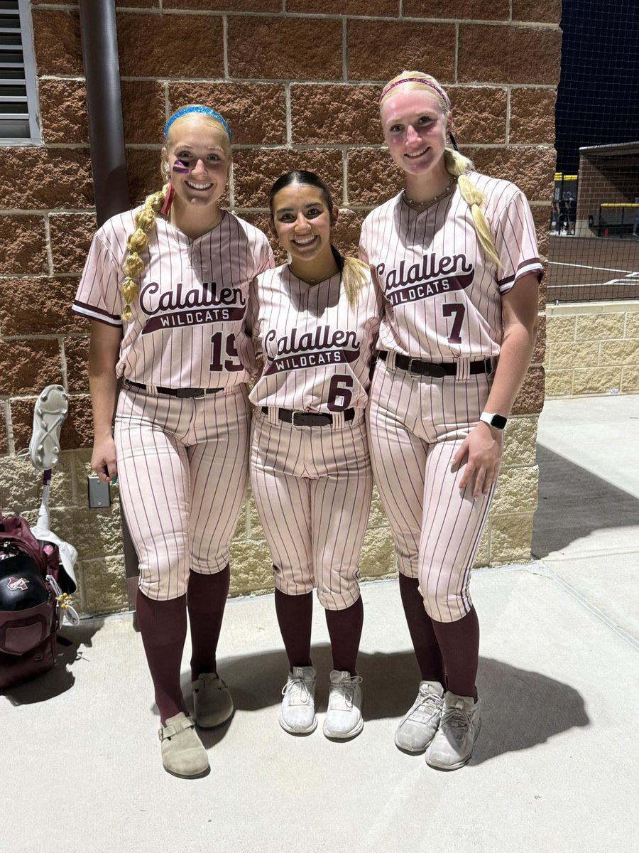 BraelynBailey13's tweet photo. Amazing win last night for the Catโs against Somerset! I had 2 walks and hit a double. Congrats @Kylie_2K9 and @kris_leal2026 for hitting a homer. Next upโฆround 4! Letโs go Catโs!! #chasing4 @Tflolentz @CoachLopee @mrazzo4 @Calallen_SBall @UTAMavsSB https://t.co/wKNBHC9Gcu