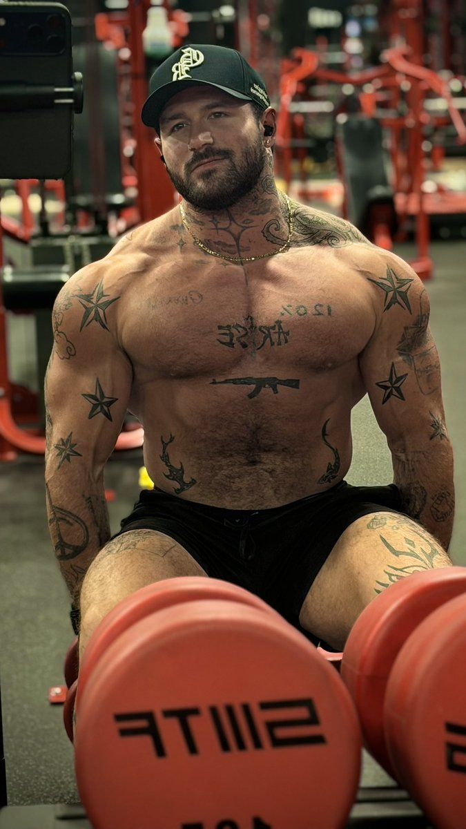 Alpha Dom 👑🐺 tweet media