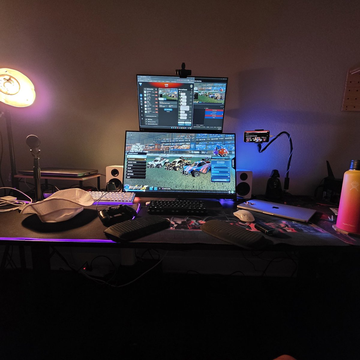 sheekthedev's tweet photo. I am back to streaming everyone. New setup, new camera, clean desk. I will stream with 1 viewer or 100. Resilience doesn't cease nor does it halt. https://t.co/UOHwAvZ49T