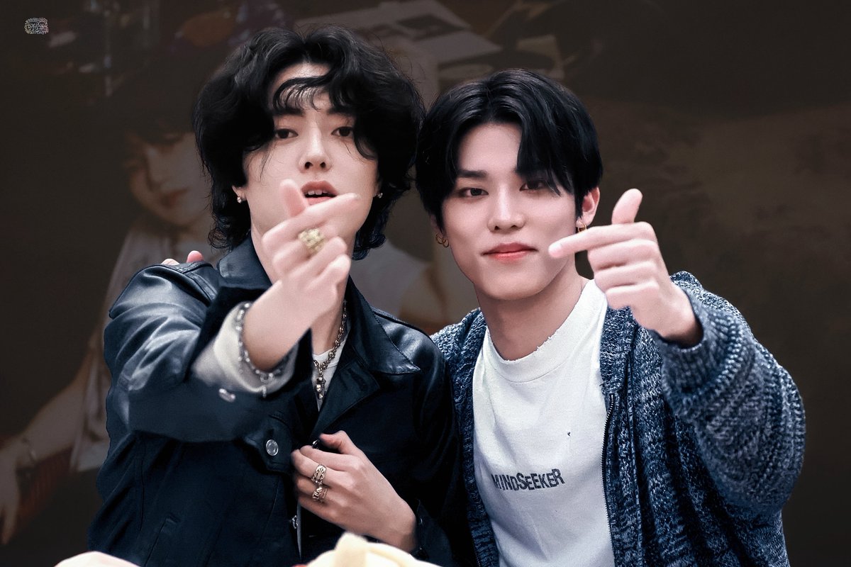 this is not finger heart but finger HEART 😂

#하루토 #박정우