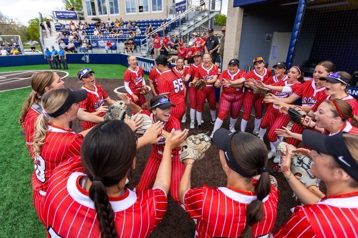 NorthernSunConf's tweet photo. A champion will be crowned today at the 2026 #NSICSB Tournament!
12 p.m.: No. 2 @SCSUHuskies vs No. 5 @GoAugie
Follow todayโs championship action on the #NSICNetwork
#YourTimeToShine
https://t.co/KvsqXfrd6p https://t.co/2f5hZyTlji