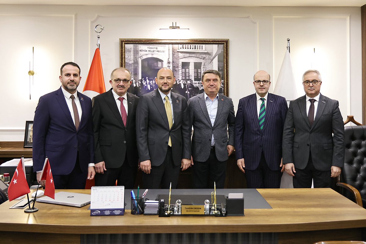 BurhanOzdemirTR's tweet photo. Zonguldak ziyaretimiz kapsamında, Zonguldak Belediye Başkanı Sayın Tahsin Erdem’i (@tahsinerdemchp) ziyaret ederek verimli bir istişare gerçekleştirdik.

Sanayi, ticaret ve istihdam odaklı iş birliklerinin şehirlerimizin geleceğinde önemli bir rol üstlendiğine inanıyoruz. 

Nazik kabulleri ve misafirperverlikleri için Sayın Başkan’a teşekkür ediyor, çalışmalarında başarılar diliyorum.

@ZonguldakBEL67