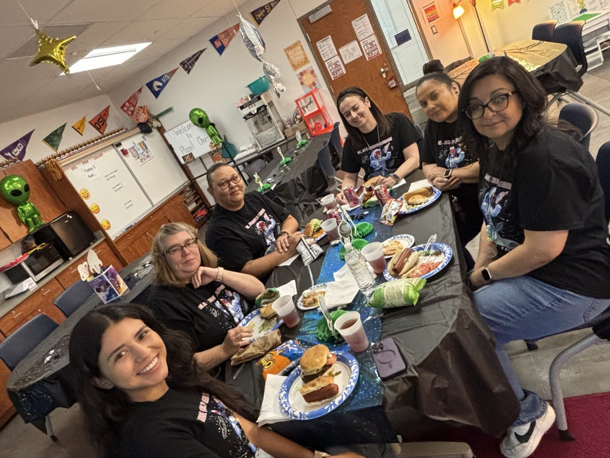 MKaudaissy_JCE's tweet photo. Mission: Accomplished 
Ending the week with a luncheon to celebrate our stellar teachers! 
@JFCarrasco_JCE https://t.co/LpBZbFx6Z9