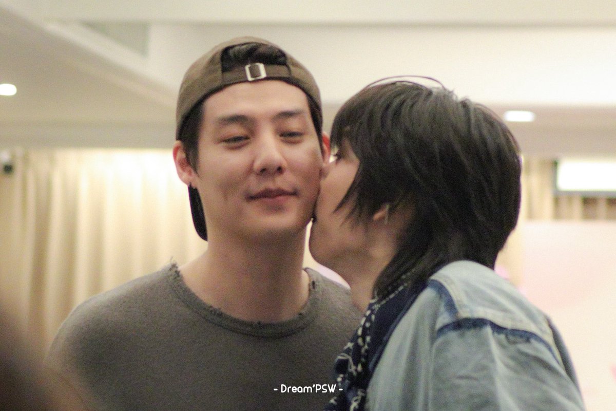 Pongsawan_K's tweet photo. Collection จู๊ฟฟฟฟ มั๊วววววว // 😚👄🤭

THANAPON BLOOMING IN LOVE

#รวมพลคนรักภณปี4

✨#SailubPon #สายลับภณ ✨
⚡️ #SpySailub @spy_hemmawich ⚡️
🐰 #PonThanapon @T_Aiemkumchai 🐰
👻 #วิญวินด์ #winwind 🍃 https://t.co/Gtbufzx1Ir