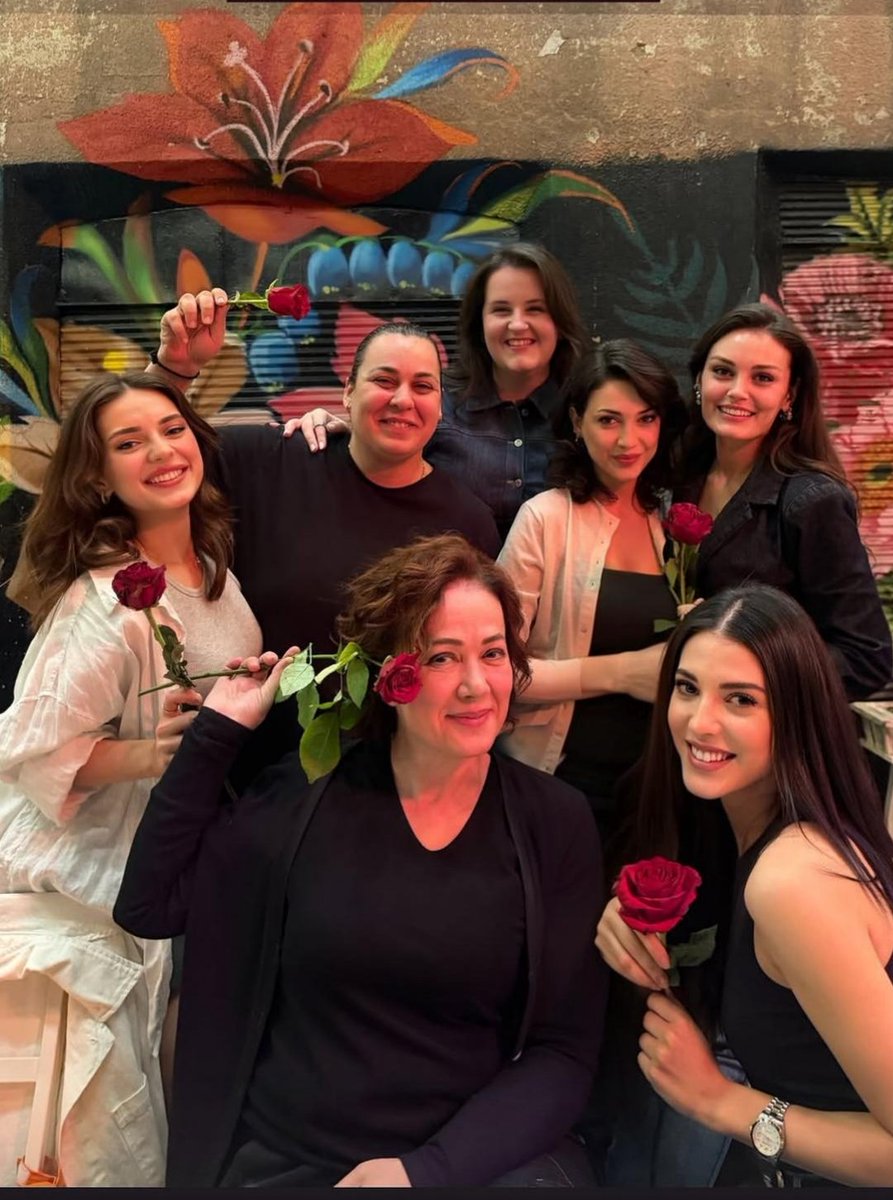 PCules10371's tweet photo. @Bidizimesele Wanita Kuruluș orhan
#NilüferHatun
#MalhunHatun
#GoncaHatun
#FatmaHatun
#HalimeHatun https://t.co/XGoljL3AVB