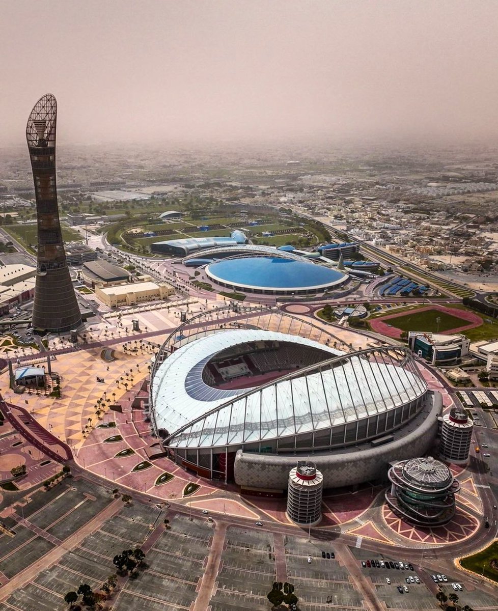 fahad064's tweet photo. يشرفني حضور نهائي كأس أمير دولة قطر، بالتزامن مع الاحتفال بمرور 50 عاماً على افتتاح استاد خليفة الدولي، الملعب الذي كان لي شرف المشاركة في حفل افتتاحه عام 1976 ضمن العروض الطلابية.
كما أعتز بمشاركتي في نهائي الكأس 3 مرات أعوام 1983و1985 و1986 بقميص النادي الأهلي القطري . https://t.co/TYA00HUDBf