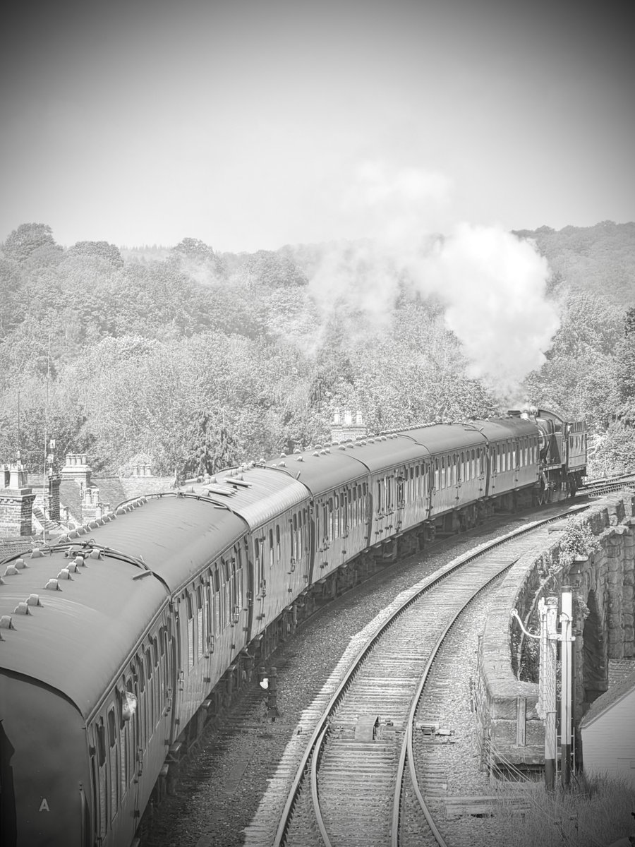 ZigguratTen's tweet photo. Bewdley, Worcestershire. https://t.co/Mv1k2W88y6