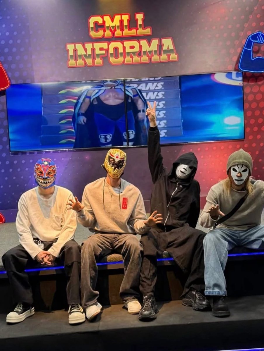 DataAgustD's tweet photo. Titán (CMLL), the famous Mexican professional wrestler, mentioned #AgustD on his official Instagram post 🇲🇽

“The group BTS attended Arena México today ❤️‍🔥  Thank you @/agustd for wearing the mask of the immortal 😊🔥👊 ” https://t.co/U14QBuaXGi