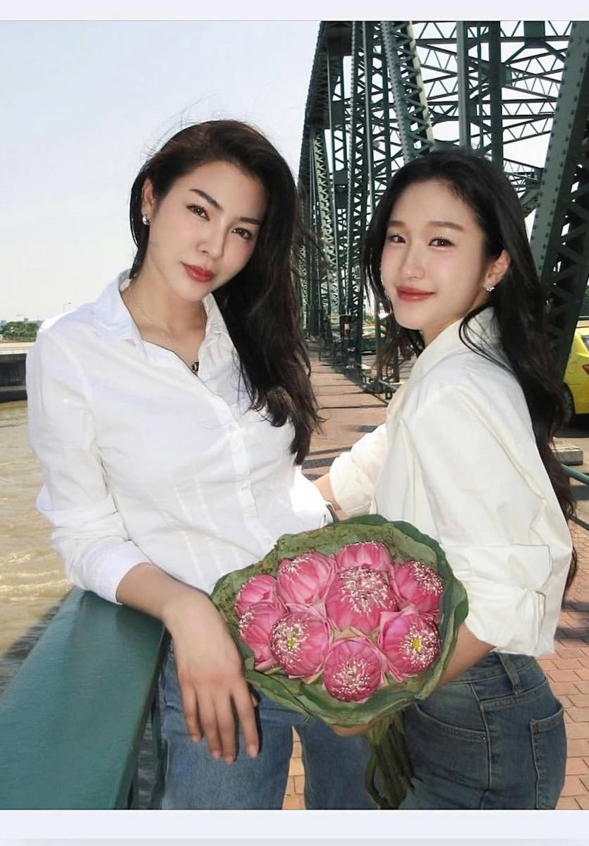 Fafi1yuo's tweet photo. So Sweet Atom 😂 Faye 👌🌻🍑✌️ https://t.co/GRoXV9yEZJ