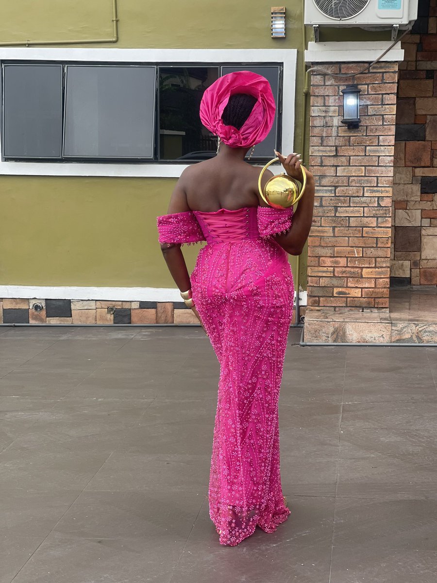 ChisomBabe3's tweet photo. Guess the celebrity#AMVCA12 https://t.co/sJWfOJNgPO