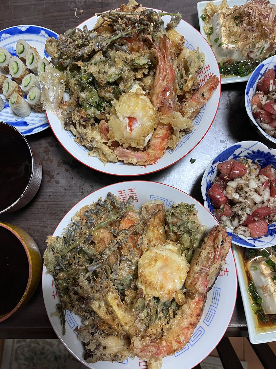 gohan_oomorida's tweet photo. 天丼
トマトとバジルの和物
冷奴
竹輪胡瓜
しょうゆ汁

#お腹ペコリン部
#Twitter家庭料理部
#おうちごはん 
#ごはん部日記  
#料理好きさんと繋がりたい 
#料理 
#料理好きな人と繋がりたい  
#料理記録 https://t.co/e710rNEQtC