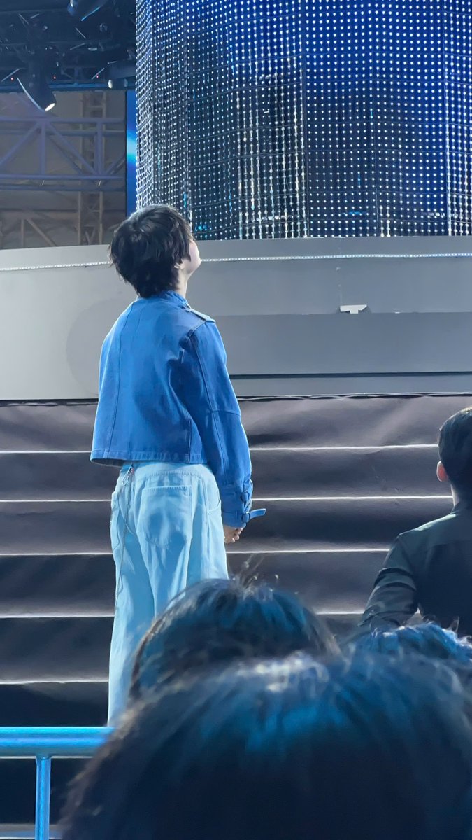 hubilandvn's tweet photo. Thiên thần đang ở rất gần tôi 😭

#HANBIN #HANBIN_TEMPEST #한빈 #한빈아_HANBIN_Ơi
#KiwoomDRXHomefront https://t.co/hCB8SWIDpo
