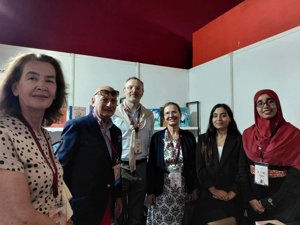 PLauMaroc's tweet photo. [FR]📚 Au #SIEL2026 à Rabat, le stand polonais organisé par l’Institut du Livre avec le soutien de @PLauMaroc a présenté pendant près de deux semaines la littérature polonaise au public marocain.

Le stand, animé par Magdalena Nowakowska de l'Institut du Livre  et des bénévoles du lectorat de polonais à Rabat, a aussi accueilli la direction de l’Institut du Livre - Grzegorz Jankowicz et Agnieszka Rasińska-Bóbr - ainsi que @Orlowski_tomasz 🤝📖

[PL]📚 Na #SIEL2026 w Rabacie polskie stoisko organizowane przez @InstytutKsiazki przy współudziale Ambasady RP przez blisko dwa tygodnie promowało polską literaturę wśród marokańskiej publiczności.

Stoisko prowadzone przez Magdalenę Nowakowską z Instytutu Książki oraz wolontariuszy polskiego lektoratu w Rabacie odwiedziła także dyrekcja Instytutu Książki:  Grzegorz Jankowicz i Agnieszka Rasińska-Bóbr oraz Ambasador RP Tomasz Orłowski 🤝📖