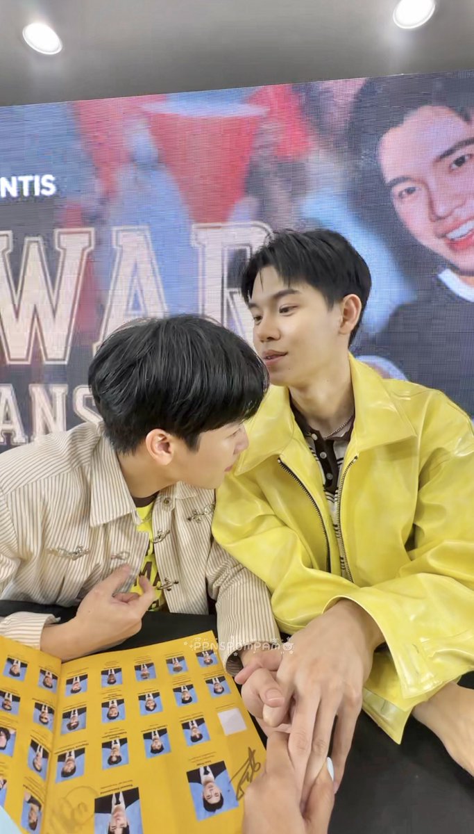 ฟิน ฟิ่น ฟิ้น ฟิ๊น ฟิ๋นนนนนนนนน

คำถาม หยิ่นจับมือใครรร 🥲
#หยิ่นวอร์  #CNX_YINWAR2NDFANSIGN