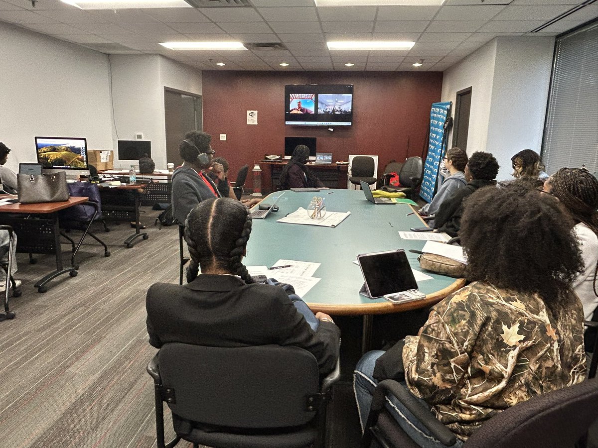 UJWDC's tweet photo. We are excited to announce that our UJW students, Gavin Leonard and Marley Farmer, have been selected to participate in @politico’s Journalism Institute. https://t.co/jM30YkQN1E