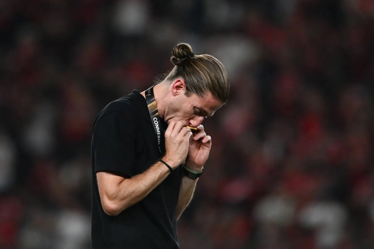 Vai Benfica 🦅 tweet media