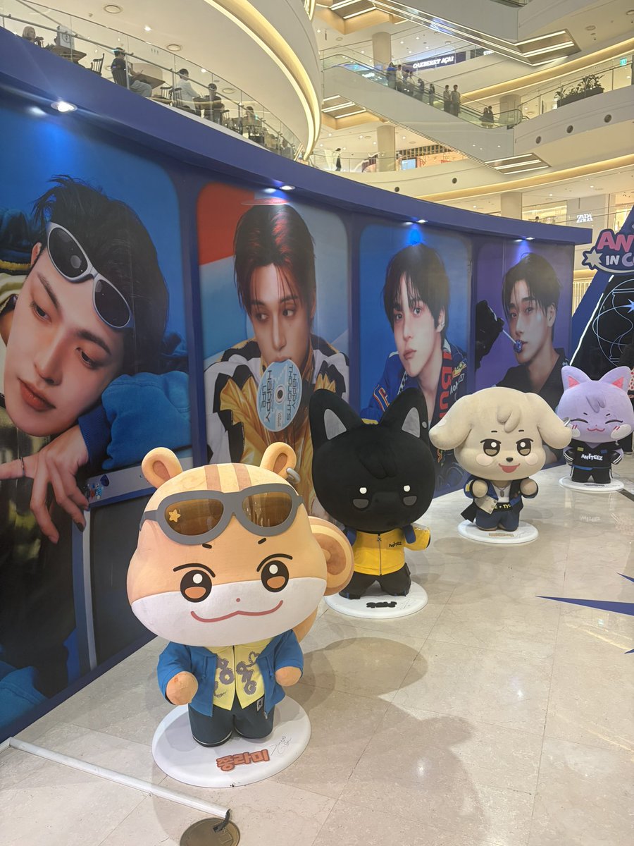 baun333's tweet photo. #ATEEZ #ANITEEZ #애니티즈 #ANITEEZ_IN_COLOR #사운드웨이브
애니티즈팝업은 항상 즐겁다 https://t.co/FrcsnwPBLW