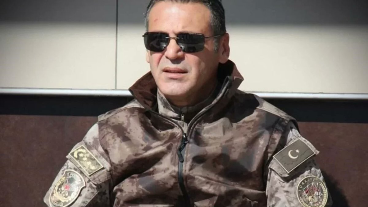 manastigin's tweet photo. 🗣️Kayseri İl Emniyet Müdürü Atanur AYDIN:

“Bizim iki tane yazılı emrimiz var. Birincisi ‘Oku’ diye başlar, ikincisi de ‘Korkma’ diye devam eder.” https://t.co/HhlsjFdodx