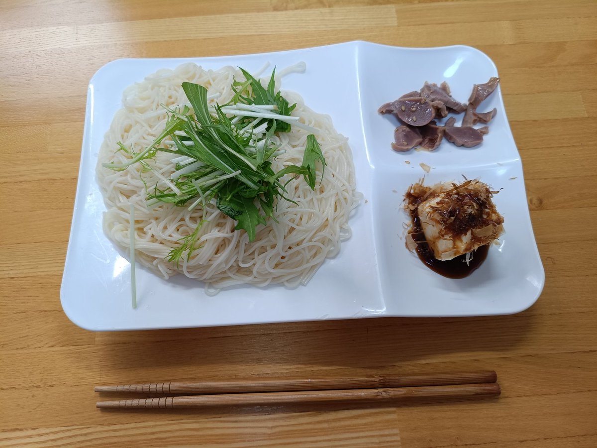 oddoddotaxy's tweet photo. ここ最近の自炊メニュー
男の料理は、子どもの火遊びの延長だと思ってる。 https://t.co/AjCVhECC8N