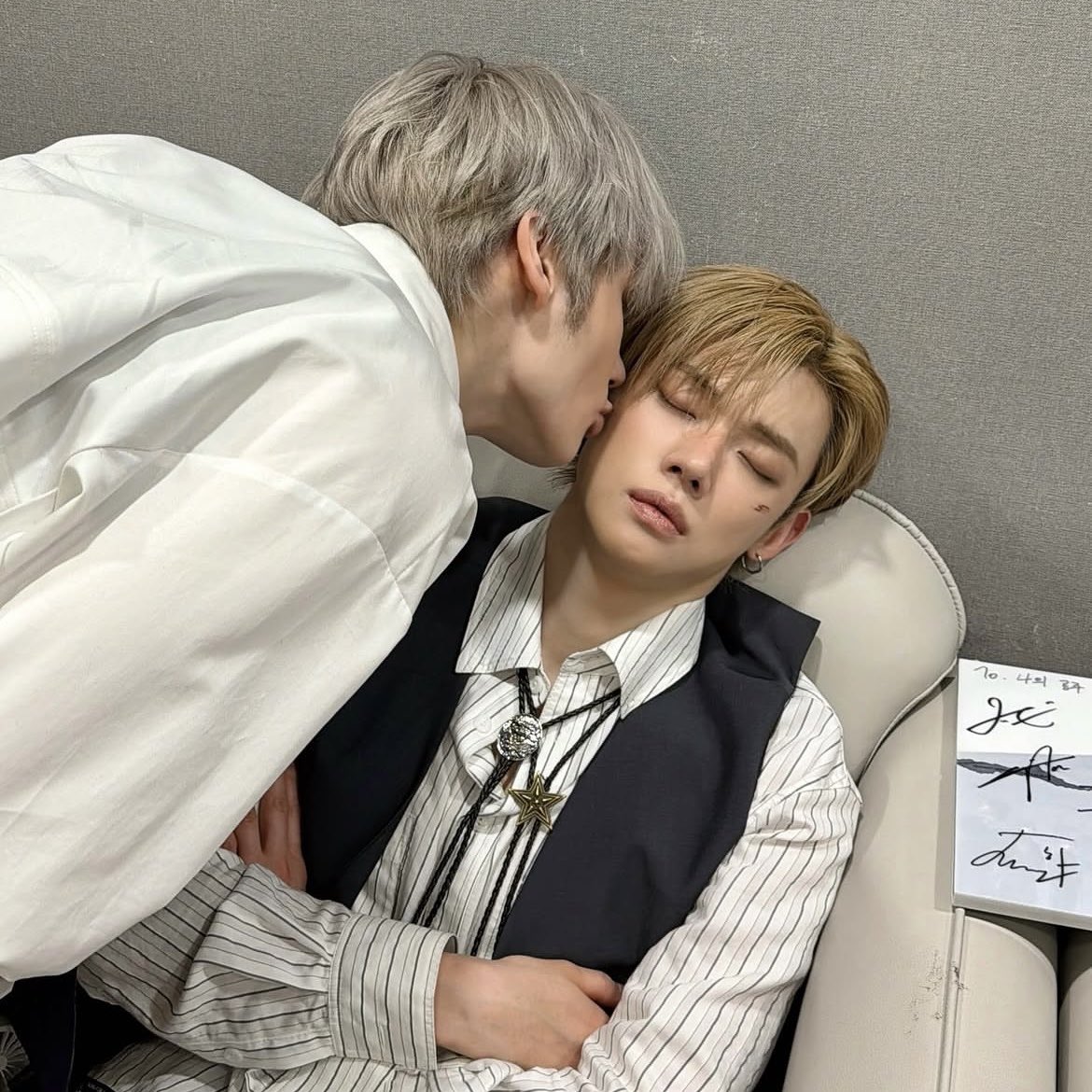 koosjunie's tweet photo. absolutely nobody is taking yeonjun from u dude https://t.co/4gDJ3xNpzl