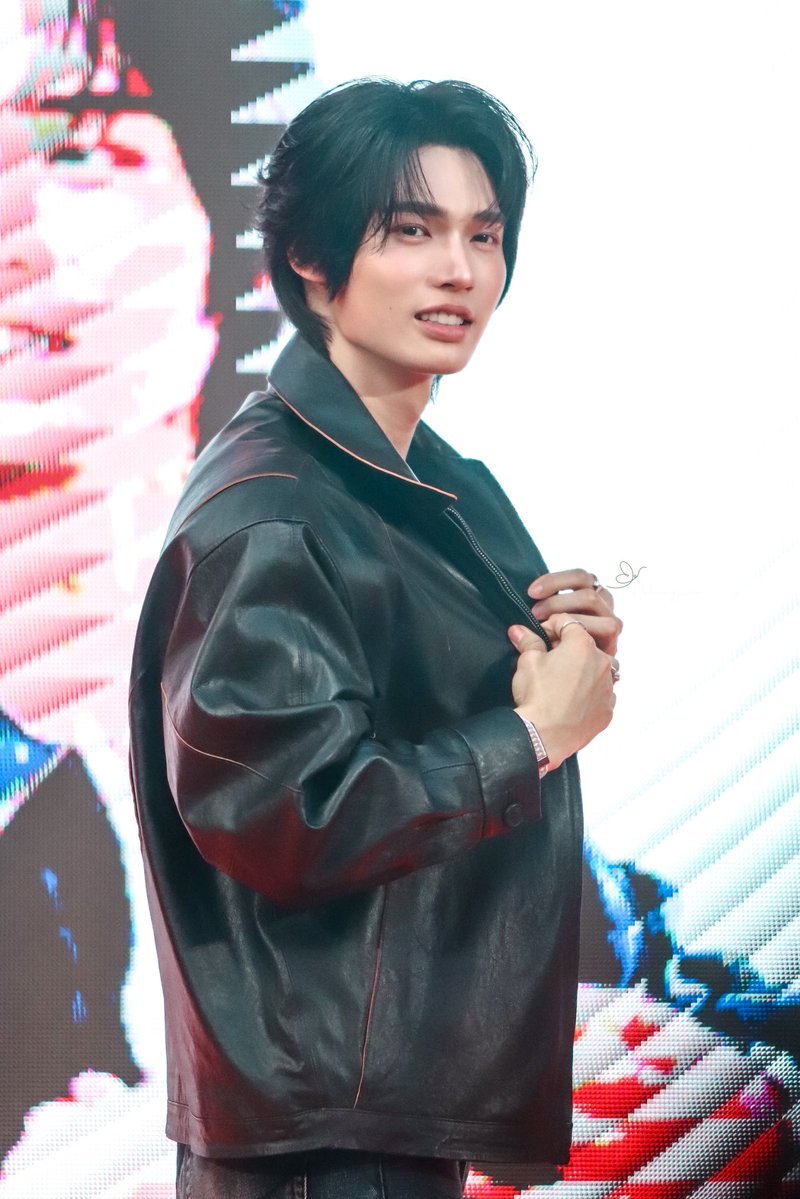 มป☀️🐰🌈🤍💚ilysm lil bro tweet media
