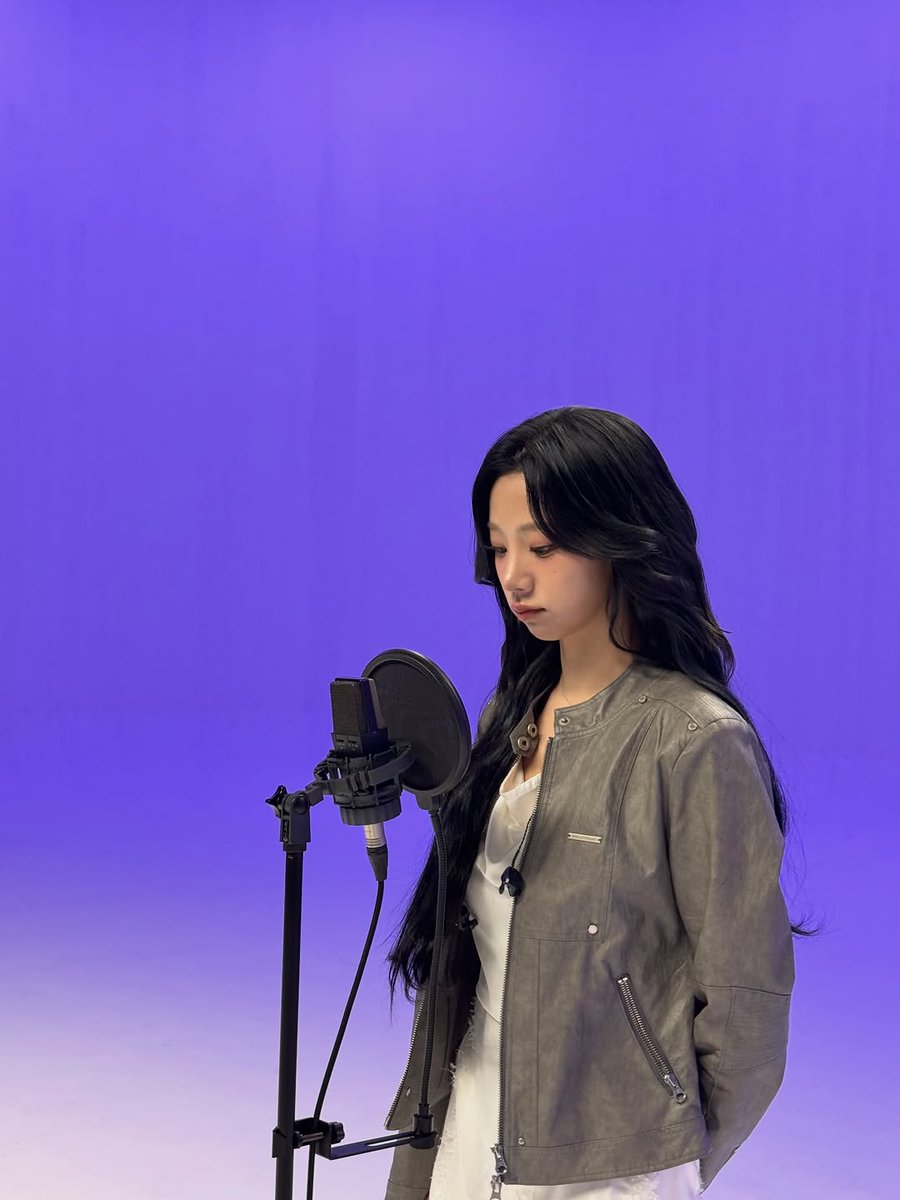 eleyeoreum's tweet photo. 혼자라 느껴지지 않게
So that you don't feel alone~ https://t.co/qP4iRHLk3k