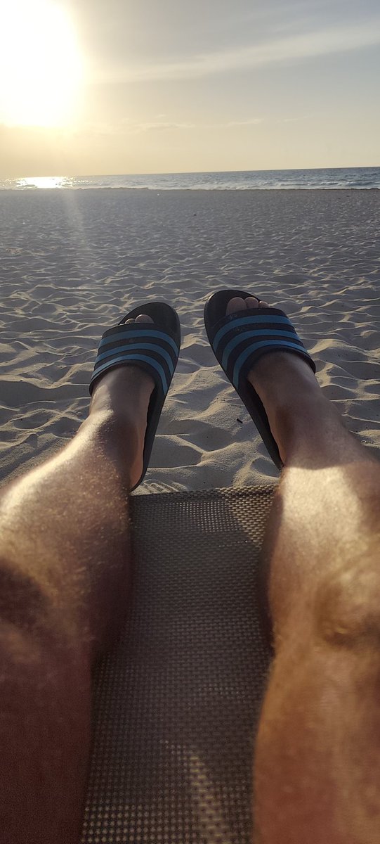 RobIrving11's tweet photo. @adiFamily_ Watching the sunrise in Mexico https://t.co/dTPpvJKTuR