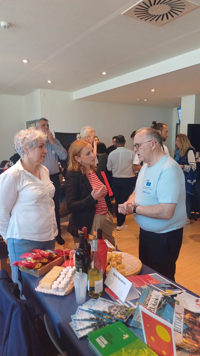 MKmissionEU's tweet photo. Great to be back at the @EU_EESC building for this year's #EuropeDay celebrations!

​Many thanks to @EESC_President for visiting our corner! 

Happy Europe Day! 

​🇲🇰 🤝 🇪🇺 https://t.co/VLoRYxHLda