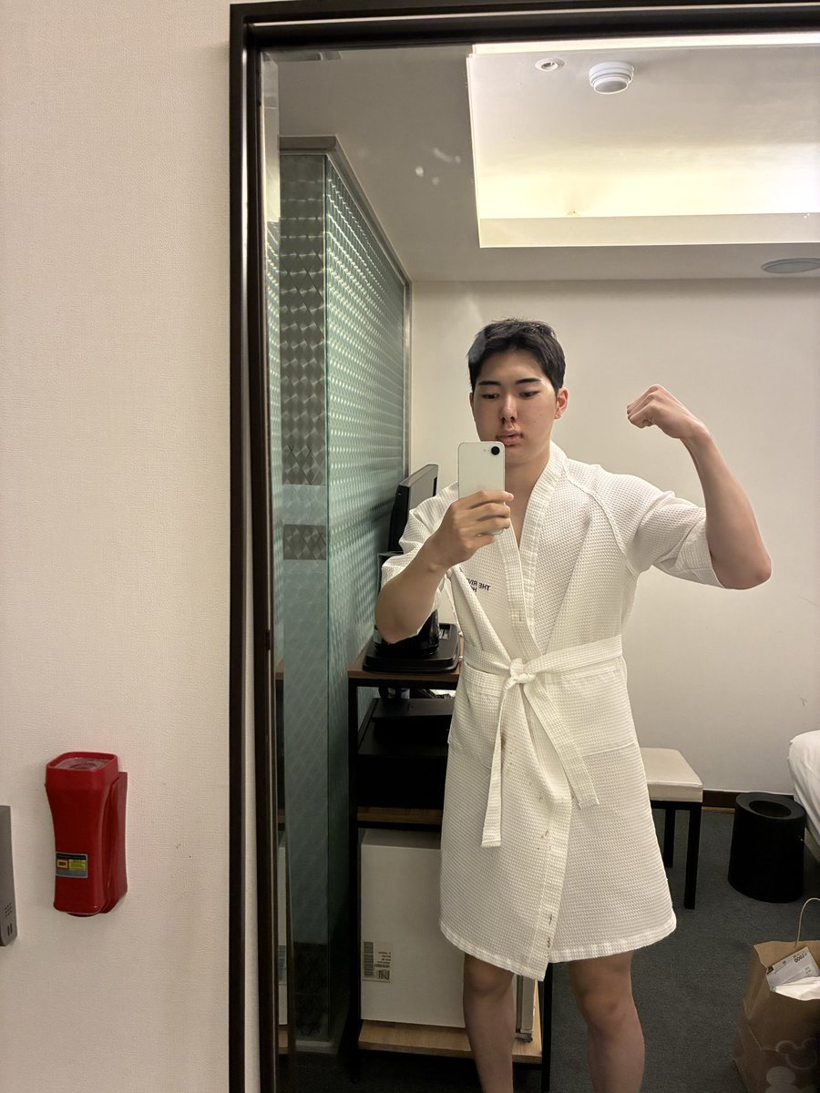 裏側さん / 🇰🇷 5月7日両顎輪郭3点 tweet media
