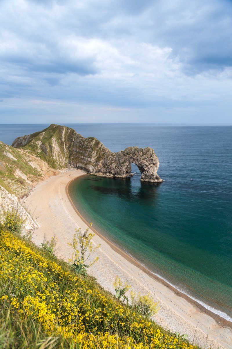 DroneStudio's tweet photo. a few snaps from a midweek walk from lulworth Cove to Durdle door on Tuesday, Pretty amazing to have the place to myself for few hours. #durdledoor https://t.co/pfoHd6tAKd