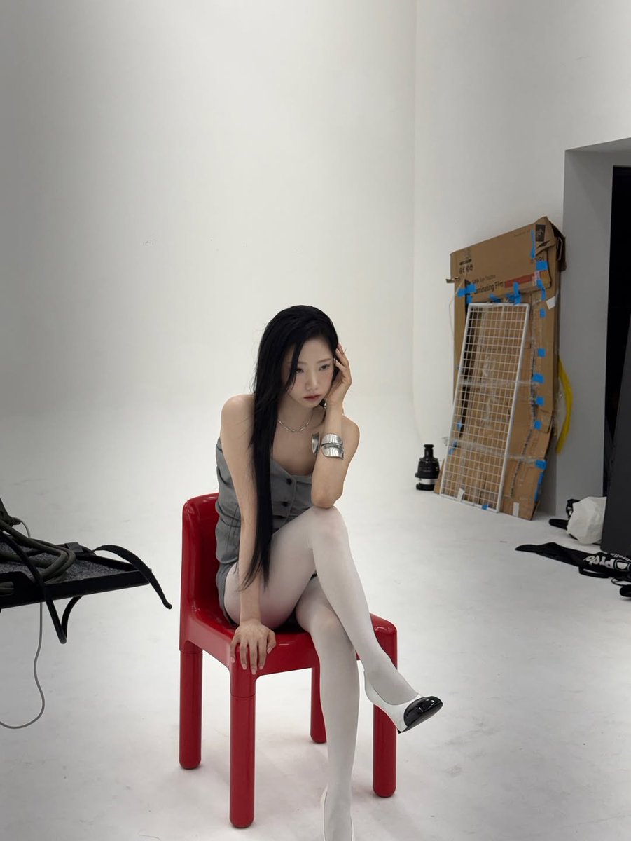 eleyeoreum's tweet photo. 💄💋🐈‍⬛ https://t.co/VDfMrJiSYi