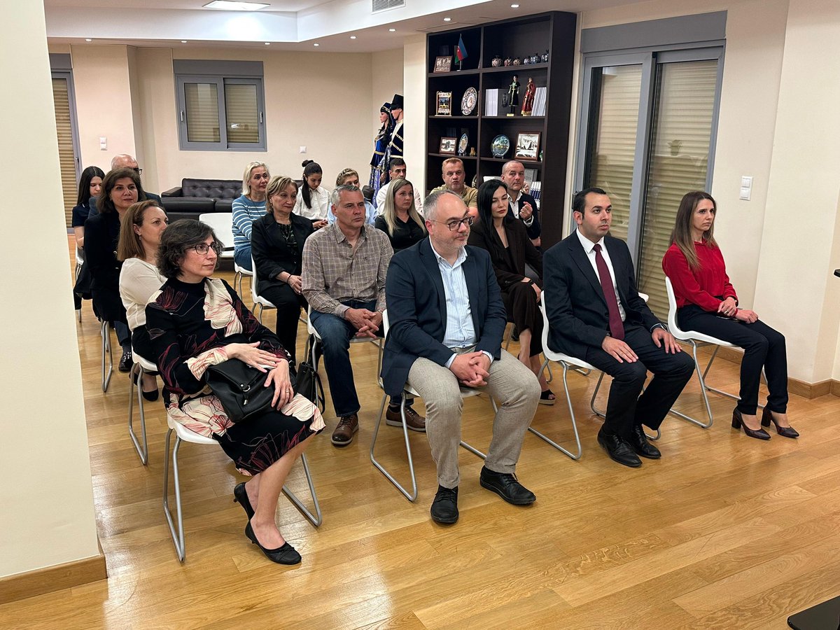 AzembassyGreece's tweet photo. Azərbaycan xalqının Ümummilli Lideri Heydər Əliyevin anadan olmasının 103-cü ildönümü münasibətilə Azərbaycan Respublikasının Yunanıstandakı səfirliyində tədbir təşkil olunub. https://t.co/AU0PUJnD1z
