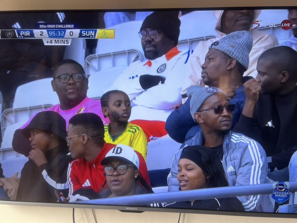 Chippacaz's tweet photo. @KingsleyMcTladi wa bona ha ba le Baka Baka ba buwa ka wena ☠️☠️☠️ #Asidlali #UpTheBucs #DstvDiskiChallenge https://t.co/BbQWx0NV39